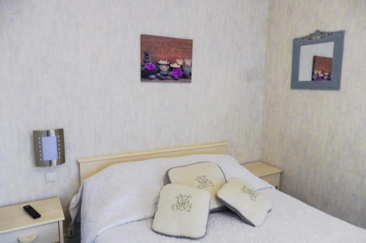 Le Colquin Hotel La Haye-du-Puits Bagian luar foto