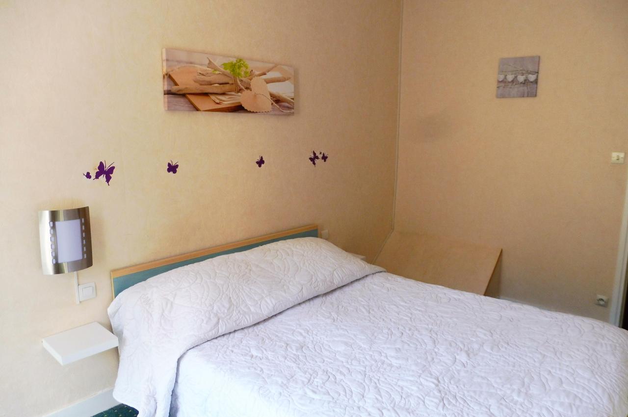 Le Colquin Hotel La Haye-du-Puits Bagian luar foto